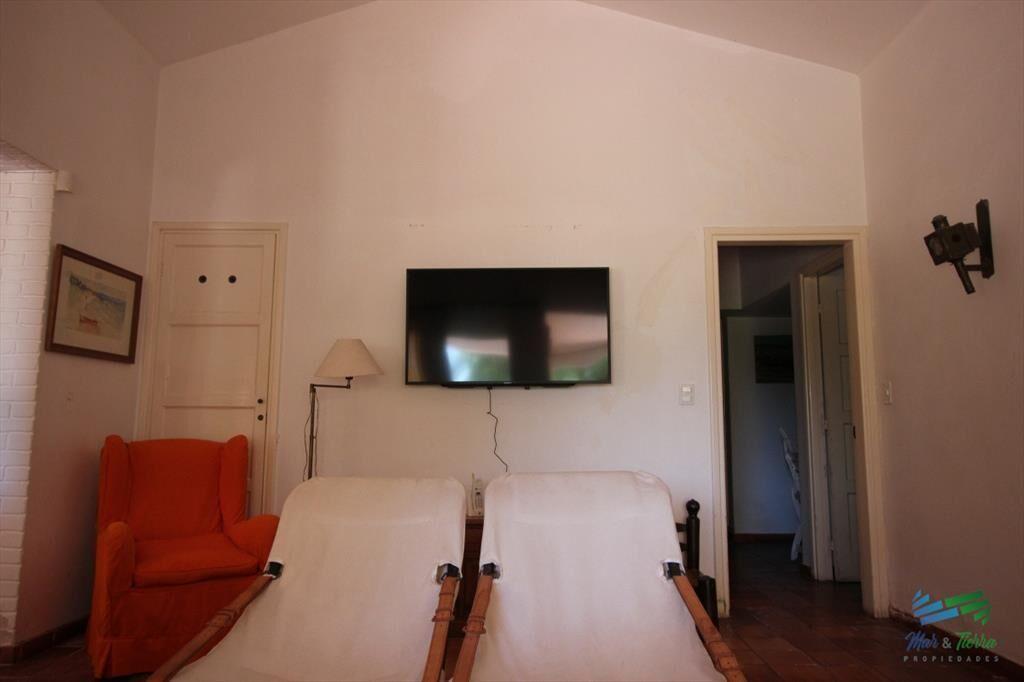 Muy linda casa en el corazon de la Peninsula, del