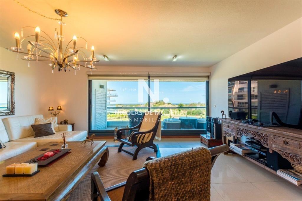 Hermoso Departamento en Playa Brava.