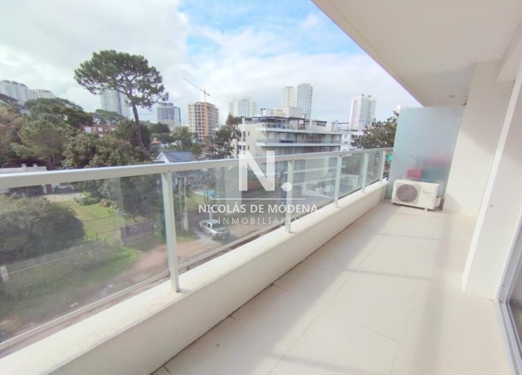 Apartamento de 1 dormitorio y medio en venta