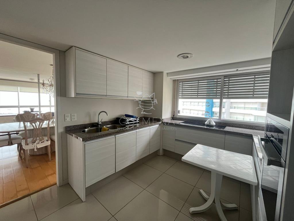 Apartamento en Venta de 3 dormitorios en Punta ,