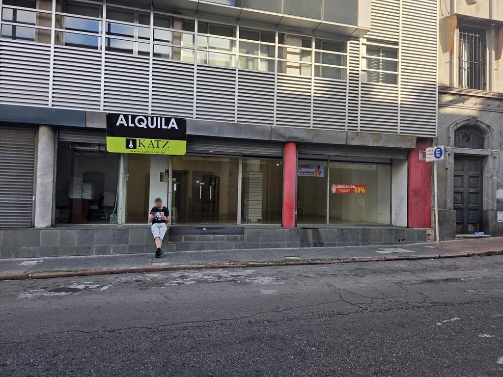 25 de mayo y Bartolome Mitre, 100 m2, 8 mts de frente, exce