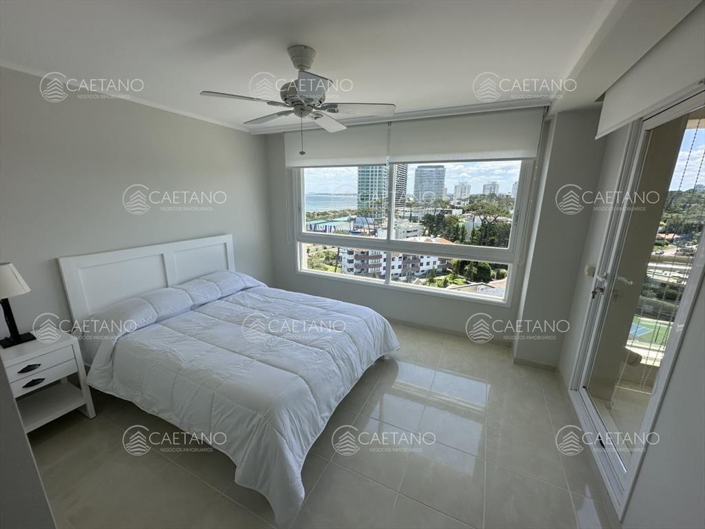 Espectacular apartamento en Mansa Punta del Este,