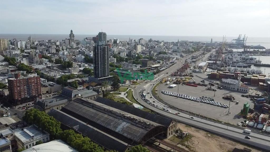 Venta Terreno Edificio 15 pisos Aguada Centro