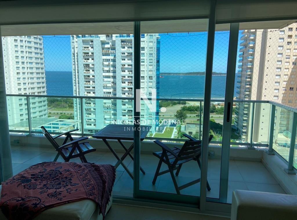 Departamento de 3 dormitorios en Mansa Punta del