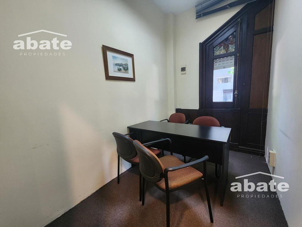 Venta propiedad corporativa - 423m2 sobre Av. Rivera próxim