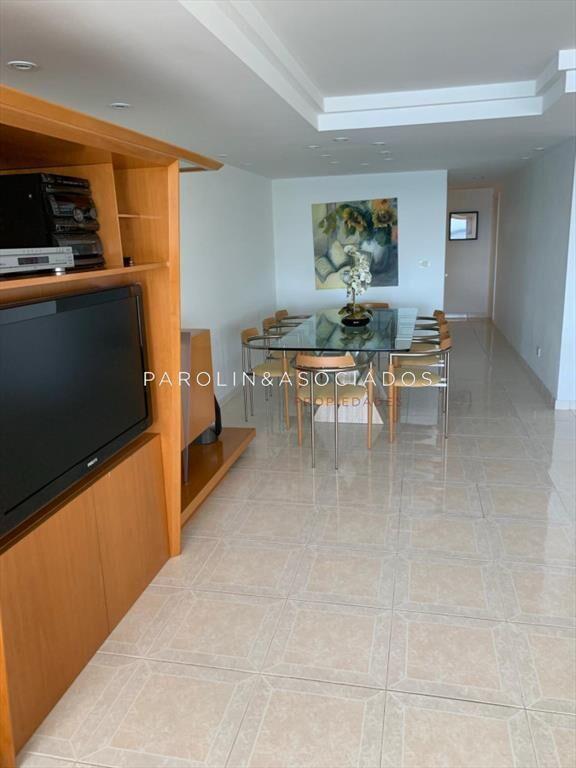 Apartamento en venta en Beverly Tower, Punta del