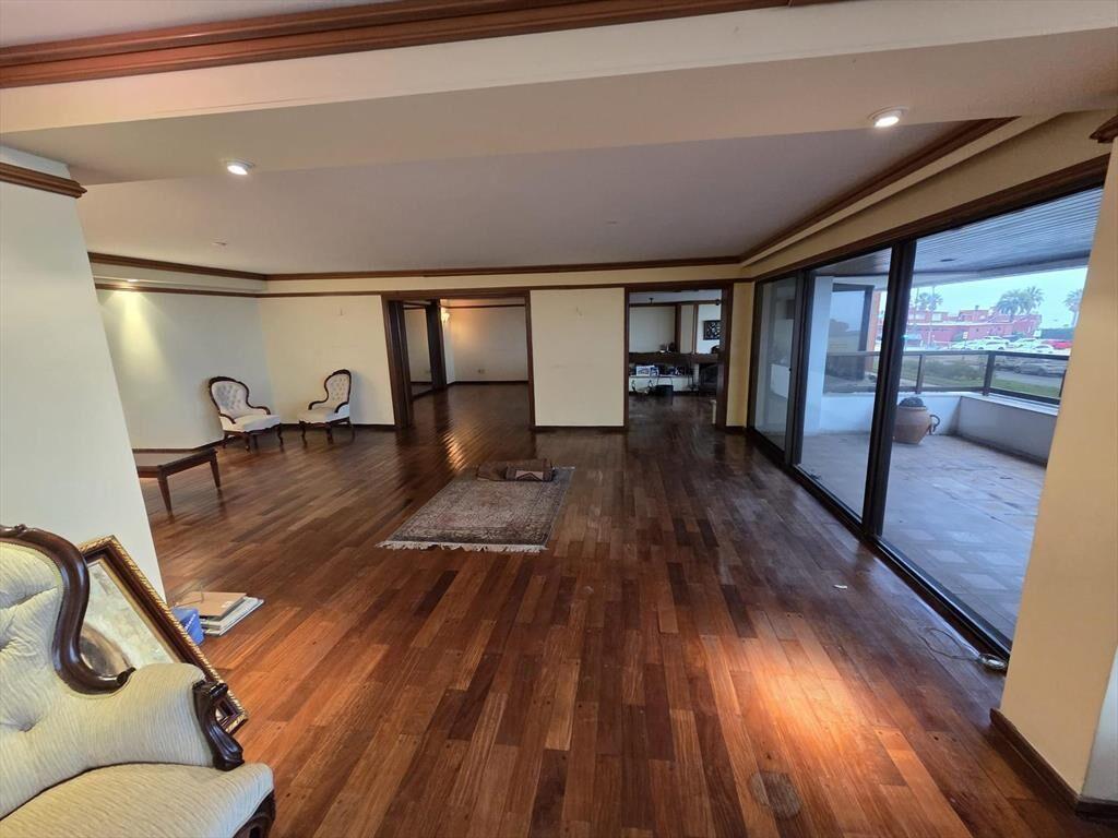 Rambla de Punta Carretas, 382 m2 , ggex3 , piscina, gimnas