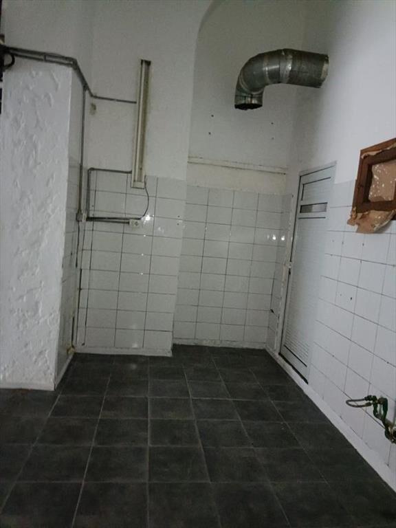 local Ituzaingo, a pasos de la peatonal Sarandi, permite ga