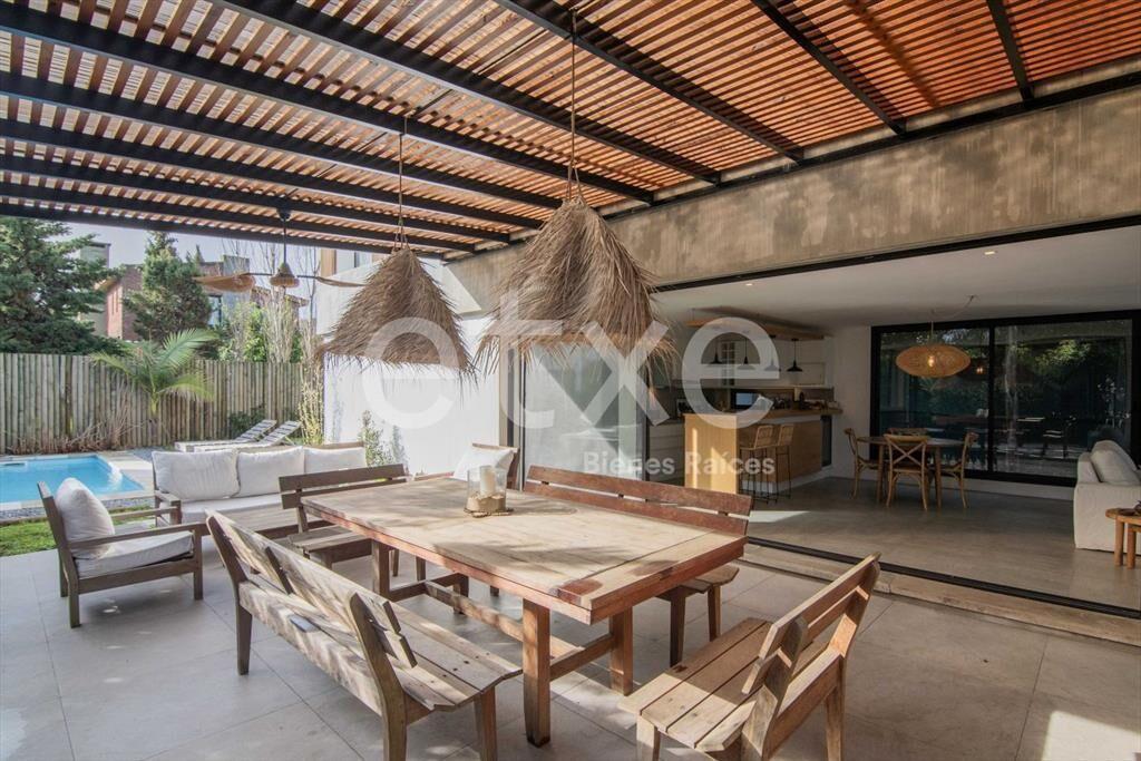 Venta de Casa en Manantiales...
