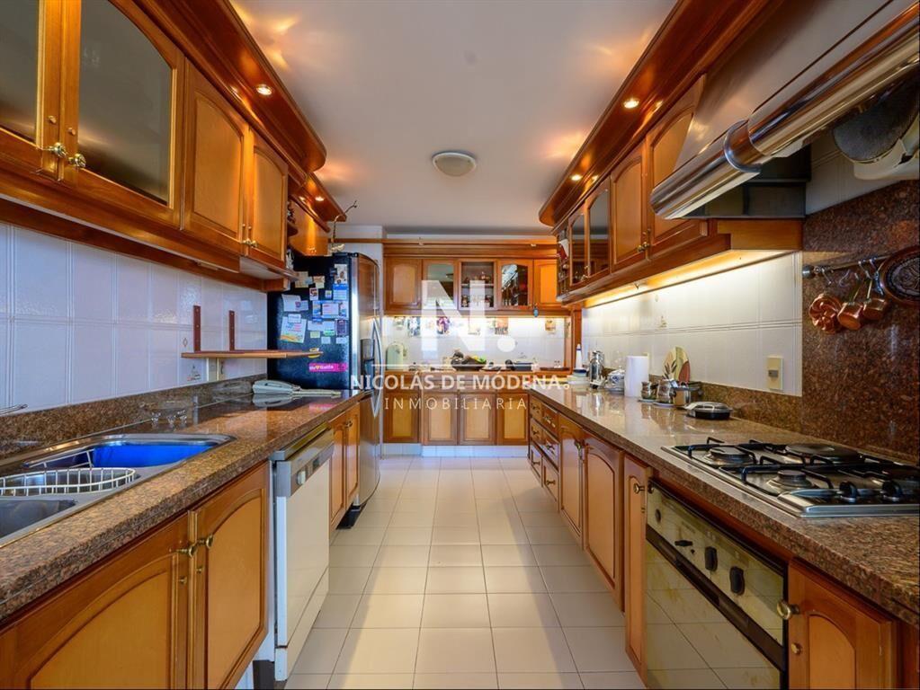 Apartamento de 4 Dormitorios en Edificio de a