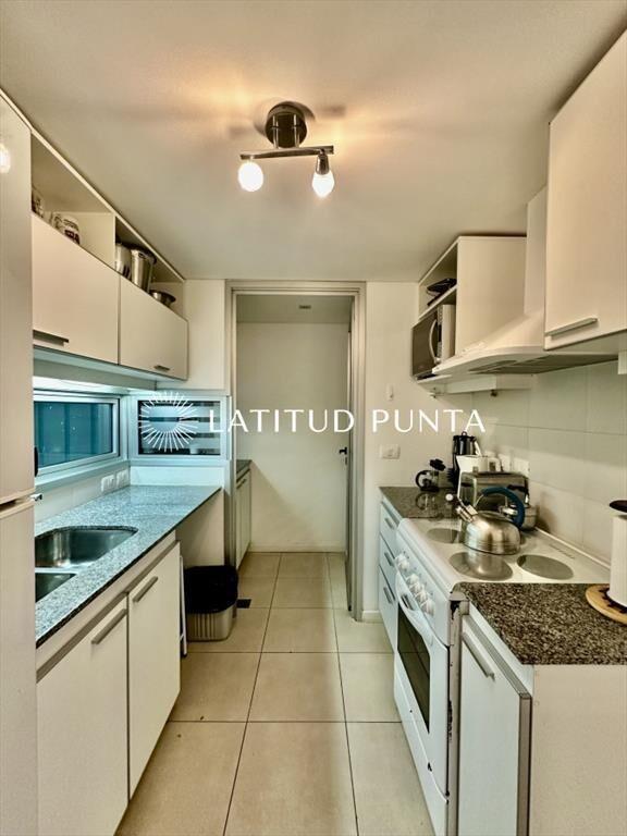 Apartamento en Mansa, 2 dormitorios y medio