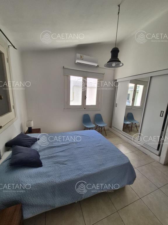 Casa de dos dormitorios en alquiler anual en del