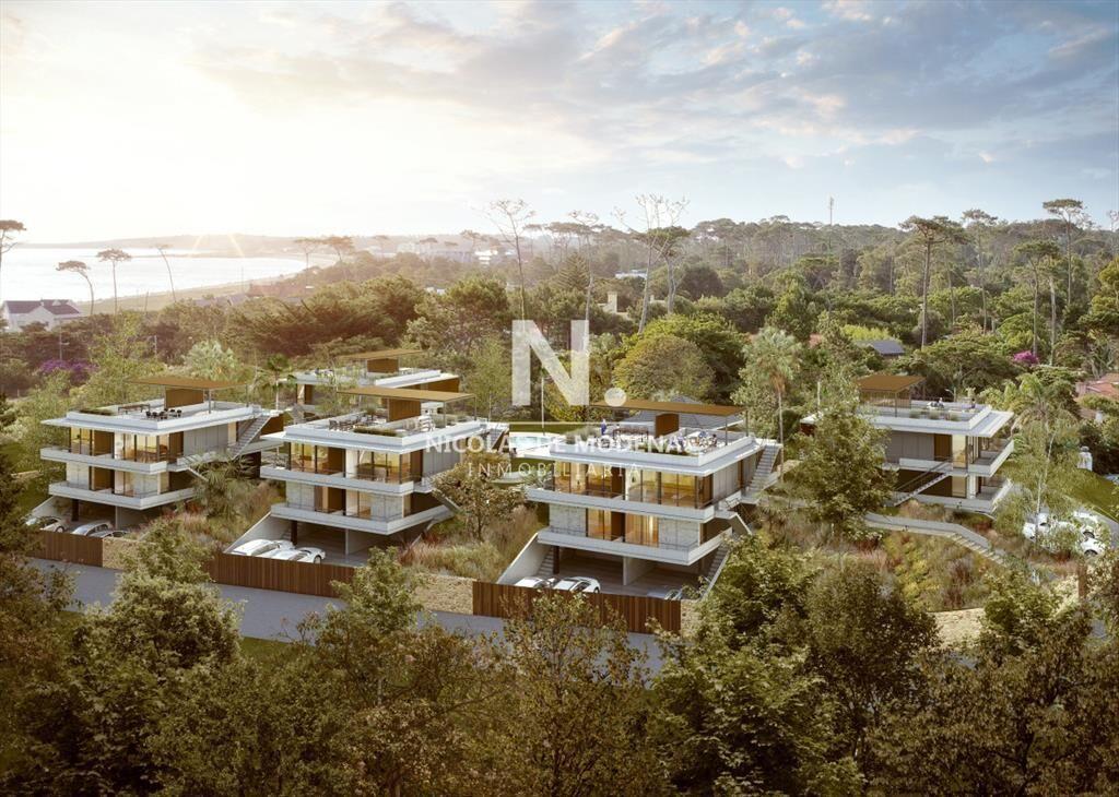 Se vende casa de 4 dormitorios en Punta del Este.