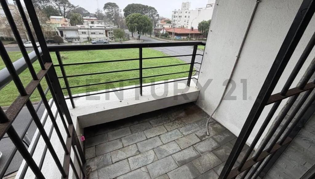 Apartamento al frente en alquiler, MALVIN 1 dormitorio, a...