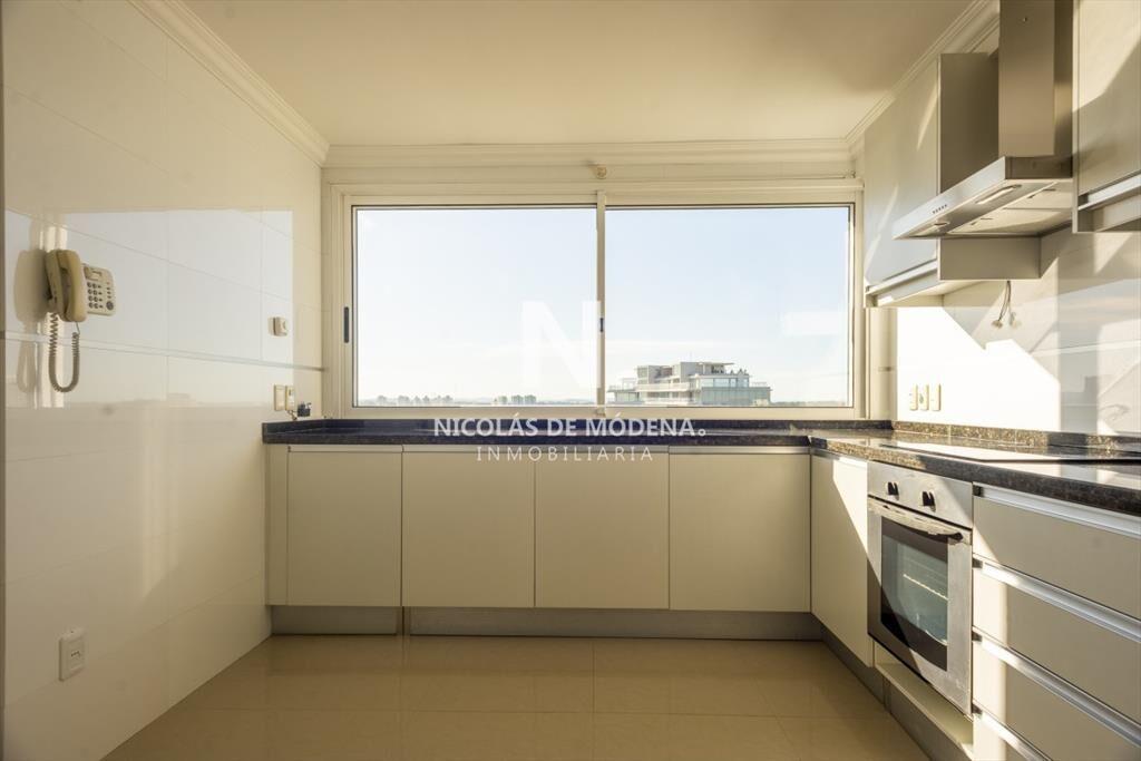 Se vende apartamento en Mansa, de 3 dormitorios