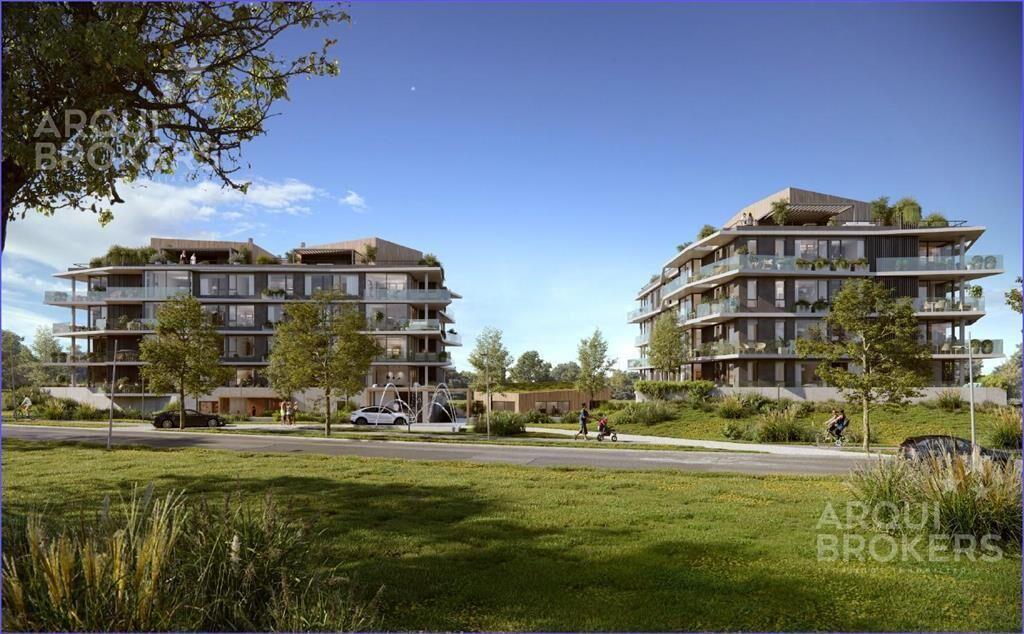 Apartamento de tres dormitorios en venta en Carrasco - 204
