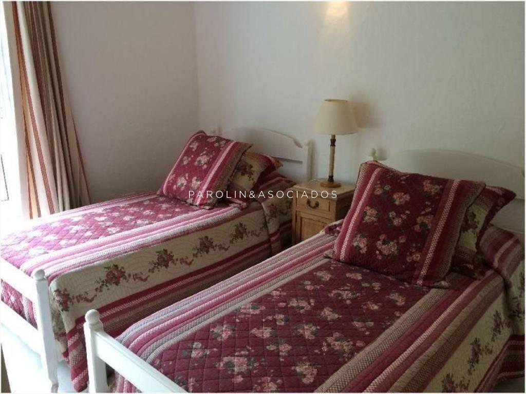 Casa en venta de 6 dormitorios en Golf, Punta del
