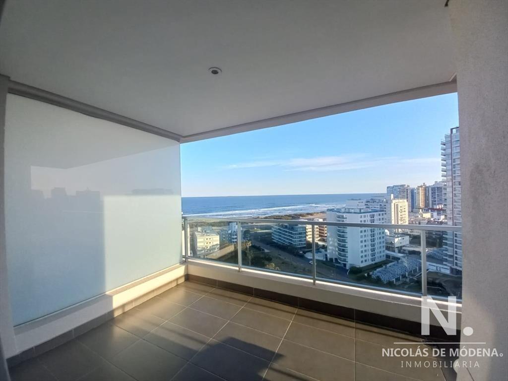 Oportunidad. Se vende apartamento de 2 dormitorios con herm
