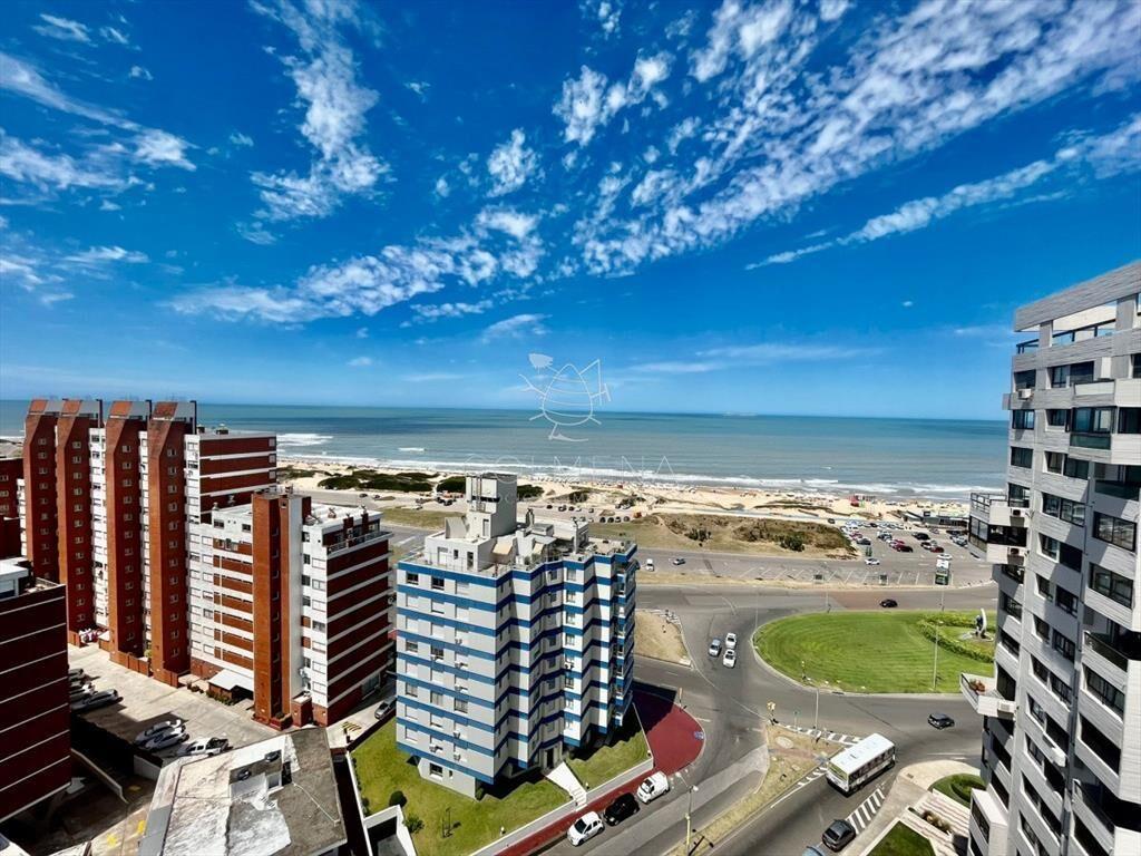 hermoso apartamento sobre la brava
