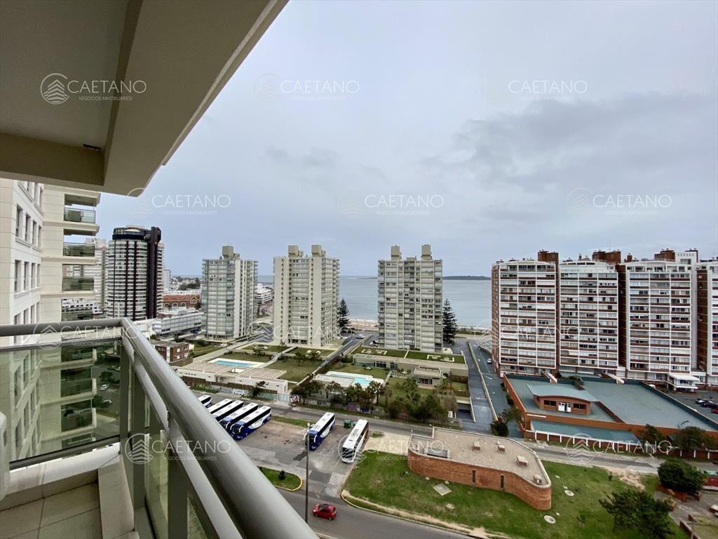 Alquiler invernal, apartamento 2 dormitorios. Playa brava,