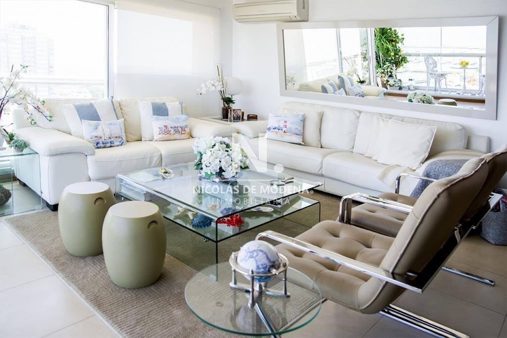 Apartamento de 3 dormitorios a la venta, a pasos