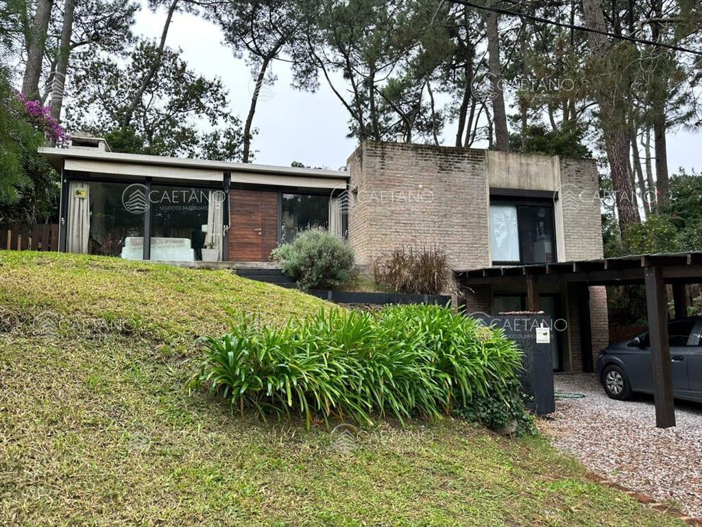 Vende casa muy linda en Pinares , Punta del Este