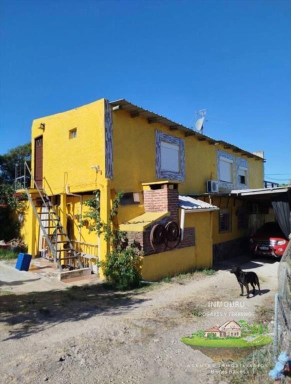 Se vende casa en zona Santa Catalina