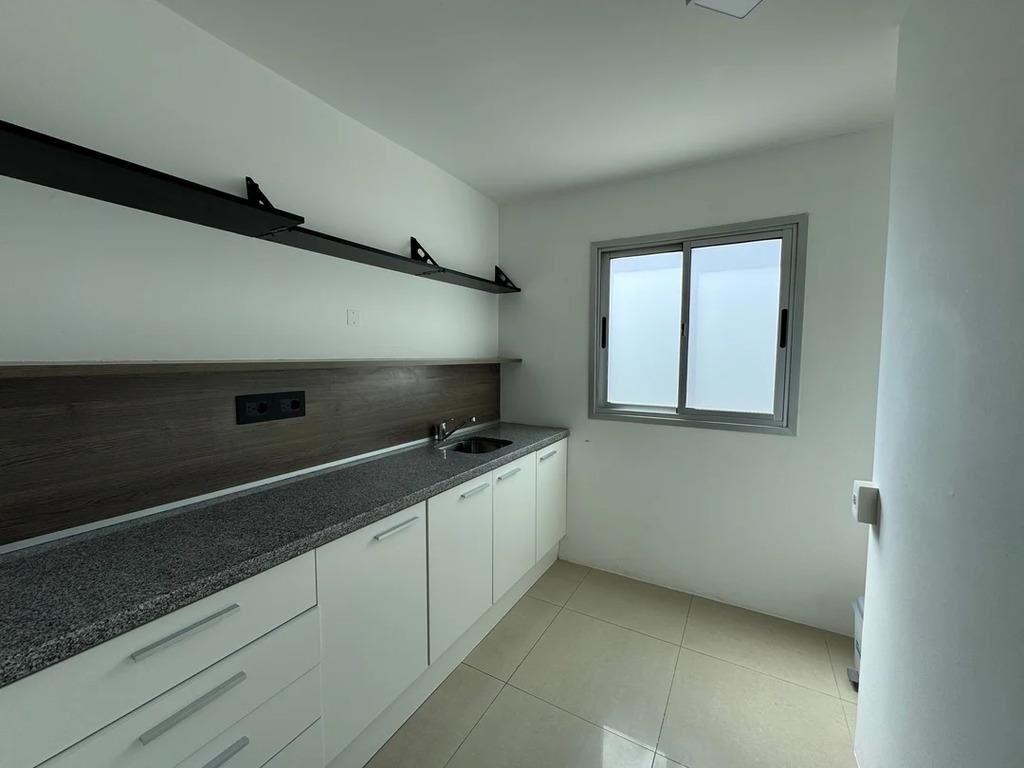 Venta con renta de Oficinas, piso 10 en Marigot Office