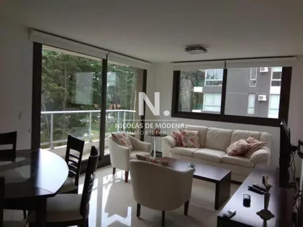 Se alquila apartamento de 2 dormitorios en Roosevelt- Punt