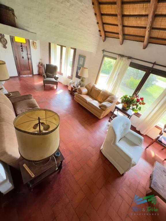 En venta cabaña con gran terreno, piscina y de