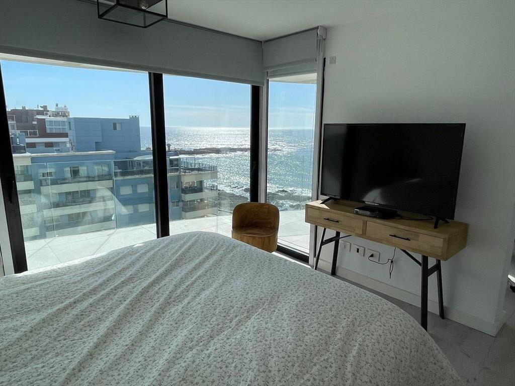 Venta departamento en Punta del este frente al mar