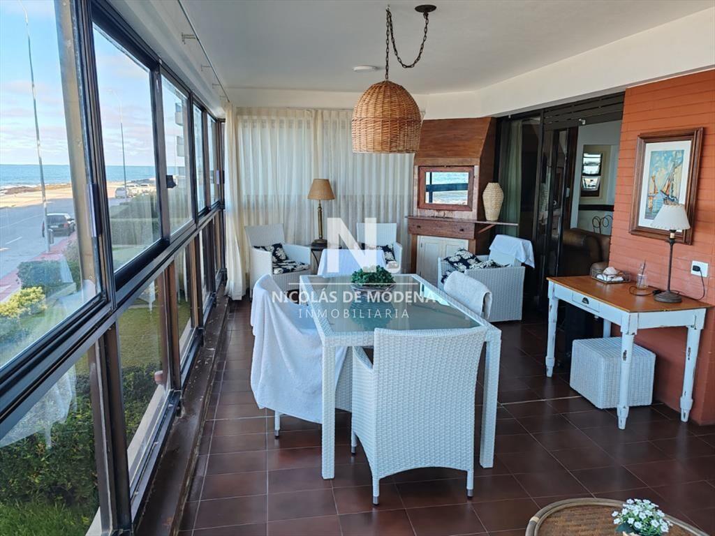 Vende departamento de 4 dormitorios