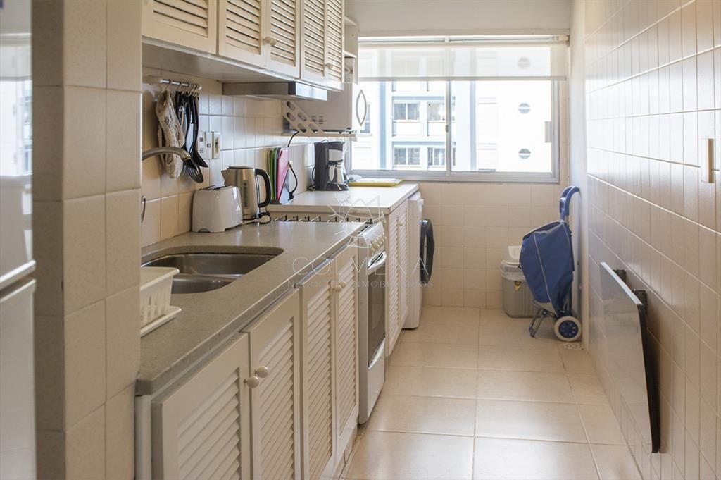 Apartamento de 2 dormitorios con vista al mar en venta en P