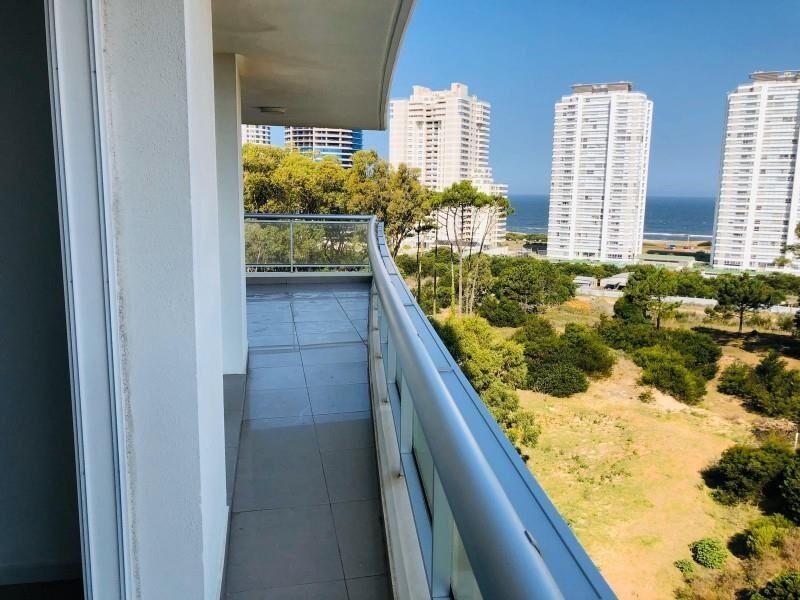 DEPARTAMENTO DE 2 DORMITORIOS EN TORRE ONE, PUNTA DEL ESTE