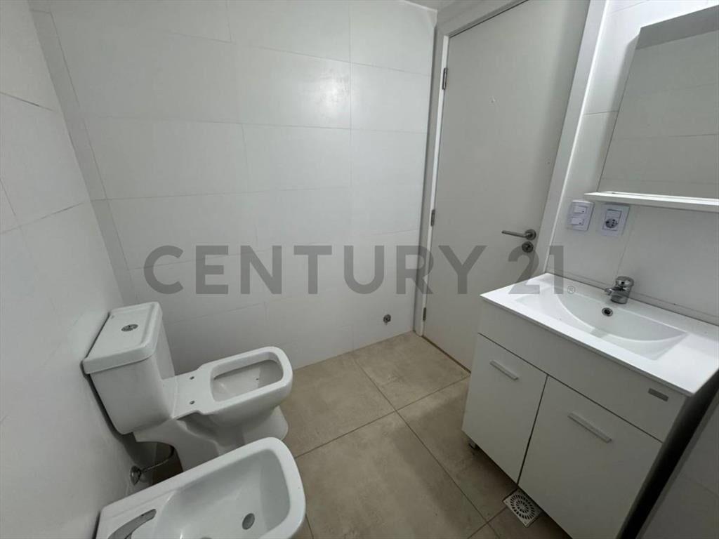 1 Dormitorio + Balcón + GARAGE - Jackson y Maldonado, Co...
