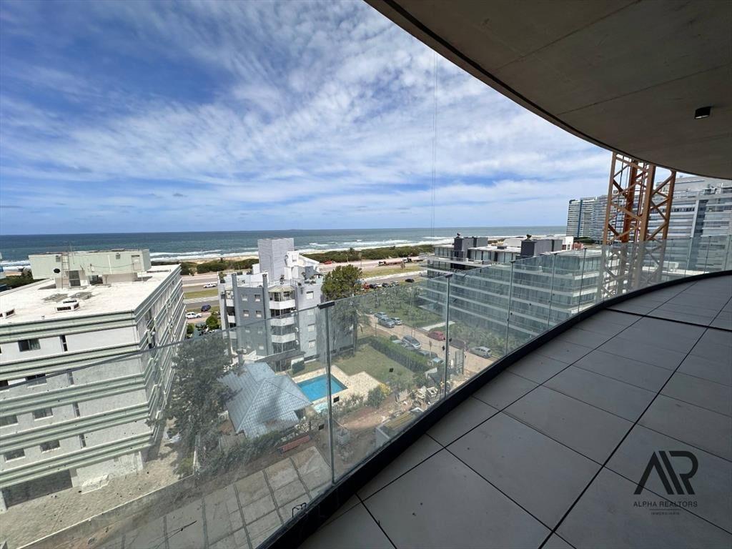 Apartamento en venta c/ cochera en Playa Brava