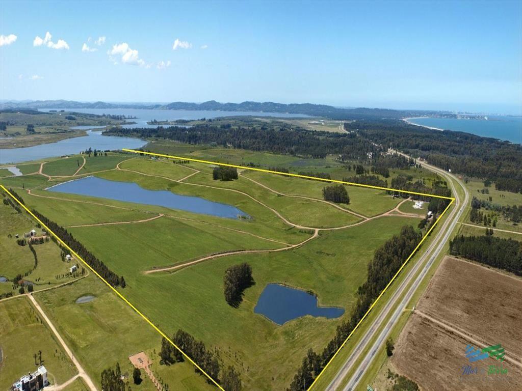 Venta de  terreno proximo al aeropuesrto de Punta