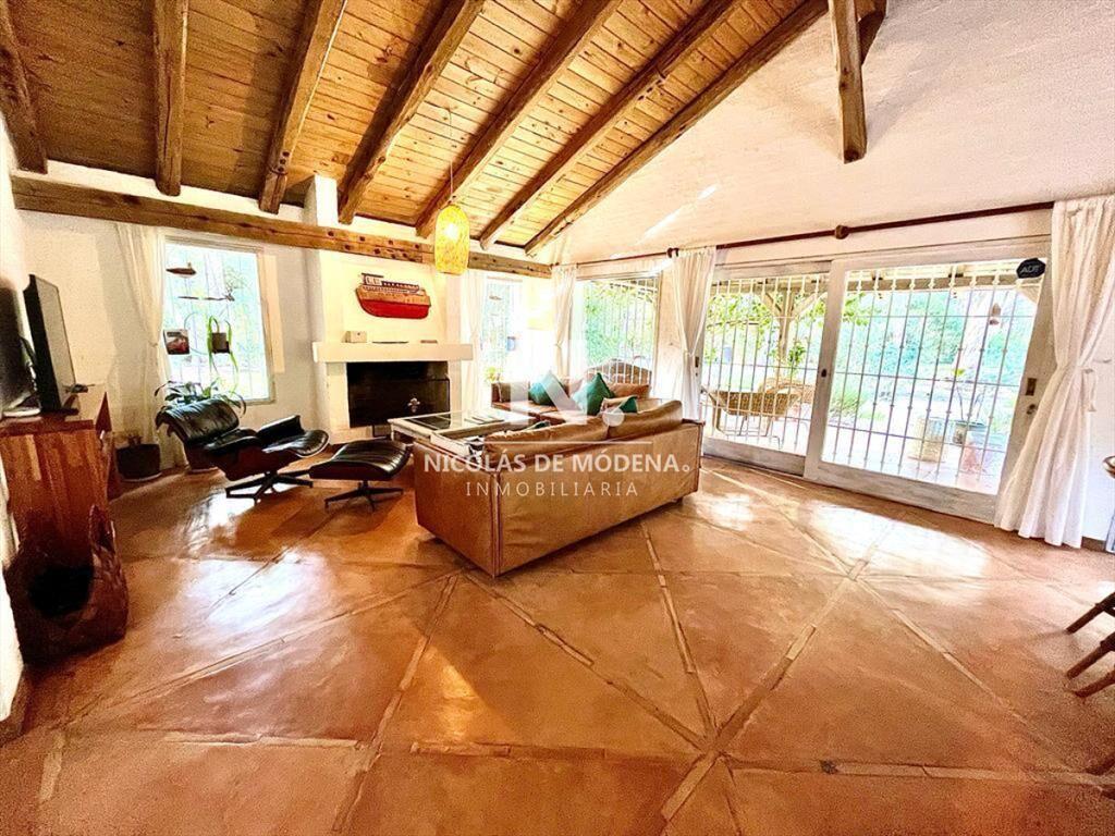 Vende casa de 4 dormitorios en Pinares, Punta del