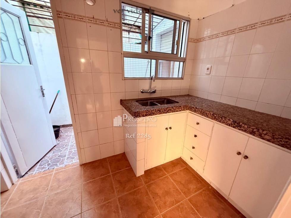 2285/p venta casa 2 dorm Malvin jardin/patio