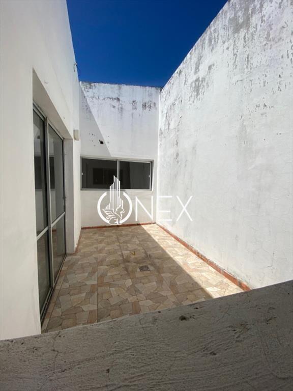 CASA CENTRICA EN VENTA , CON RENTA PAYSANDU