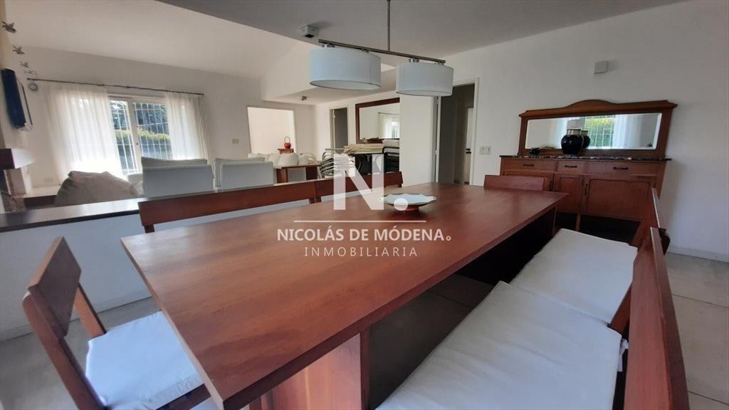 Exclusiva casa de 4 dormitorios con piscina en en