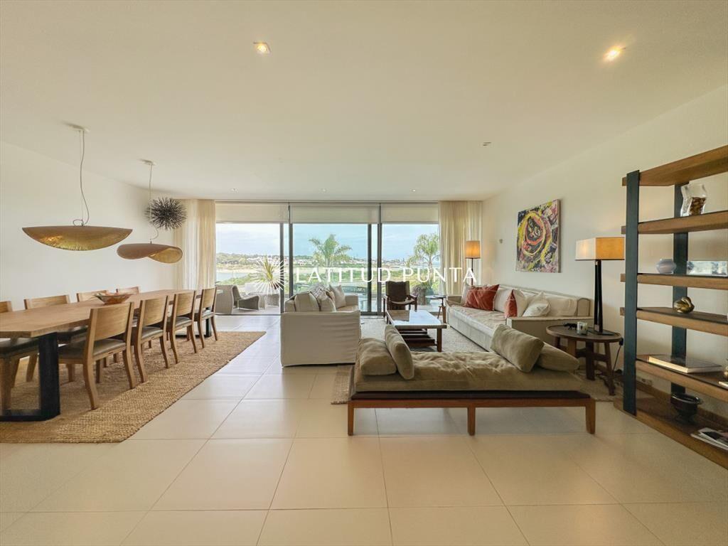 Apartamento en Tiburón Terrazas Barra, 3 suites más depen