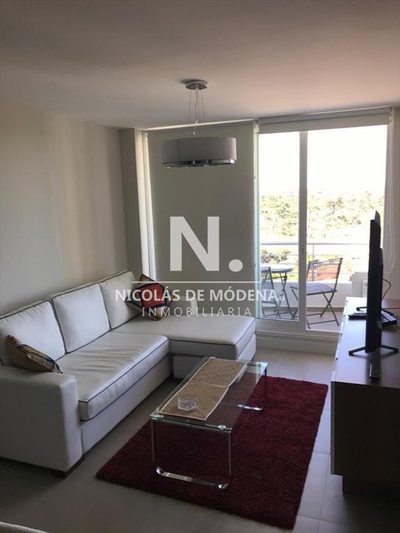 Departamento de 2 dormitorios en venta, en Punta