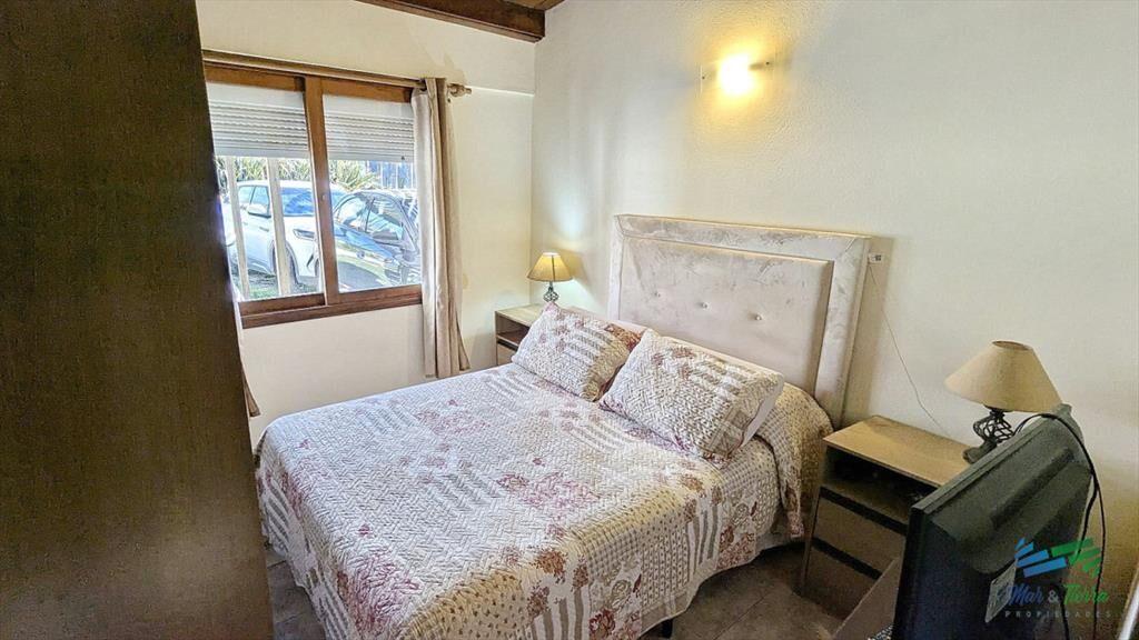 Venta de casa de 2 dormitorios, un baÃ±o en La El
