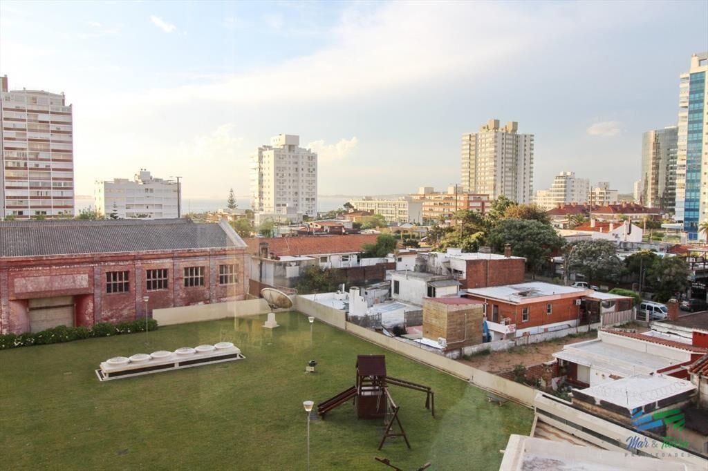 Muy  lindo apartamento ubicado sobre playa brava,
