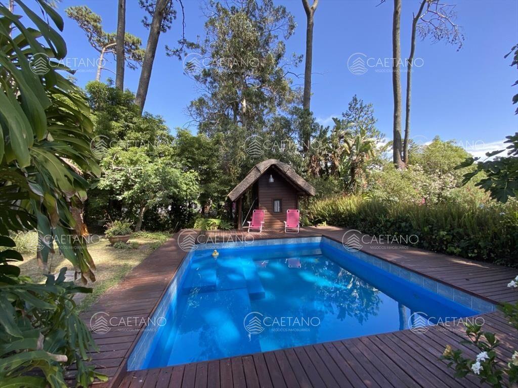 Casa en Pinares 3 dormitorios con piscina y