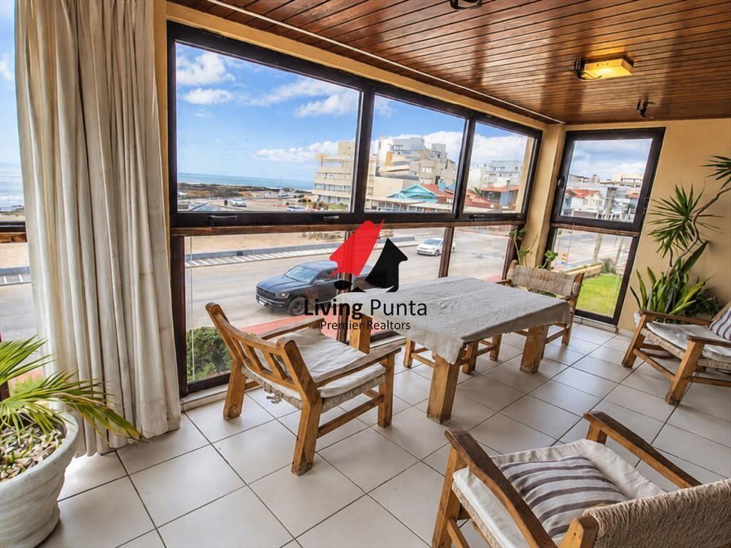 Vende apartamento impecable de 3 dormitorios con