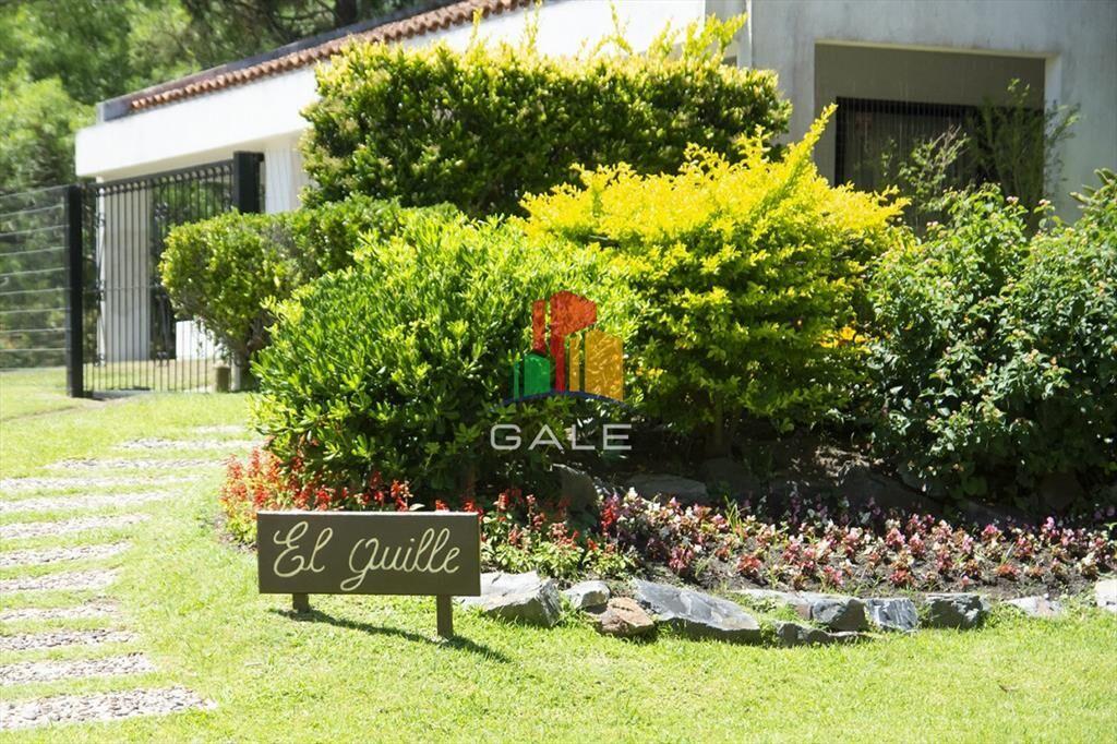 Hermosa casa en venta a pocos metros del mar.