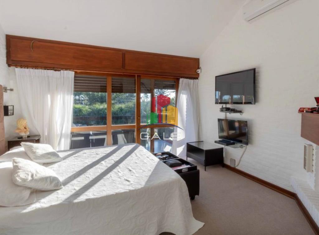 Espectacular mansion a solo metros de mar en venta, 8 dormi