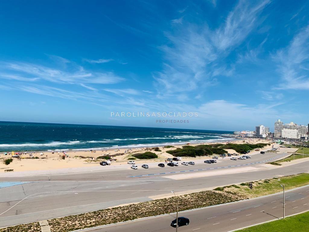 Apartamento en venta de 3 suites en edificio del